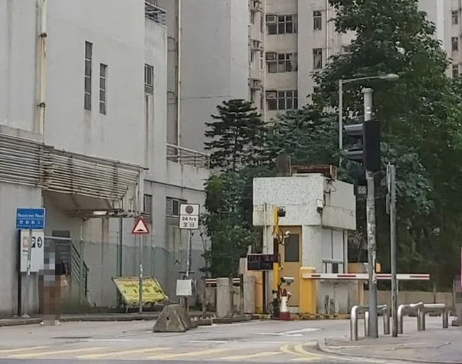 Siu Sai Wan Phase 3 Car Park parking entrance parking entrance