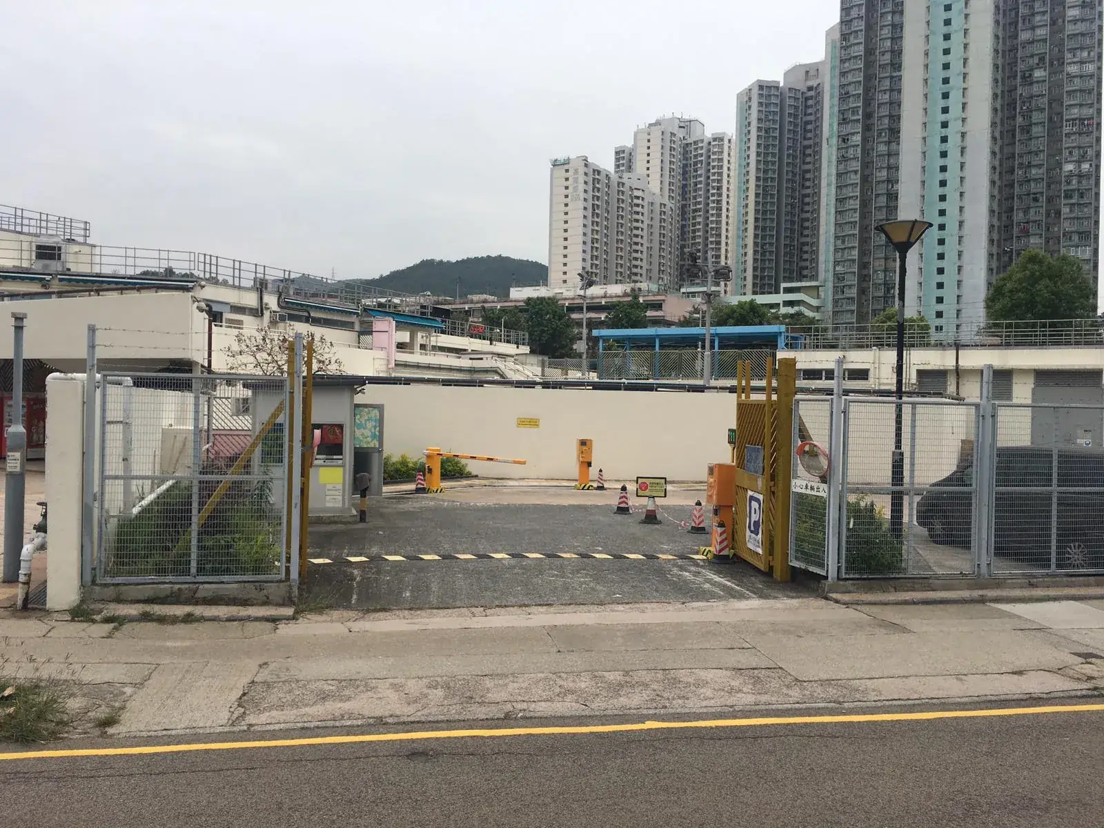 Fanling Swimming Pool parking entrance parking entrance