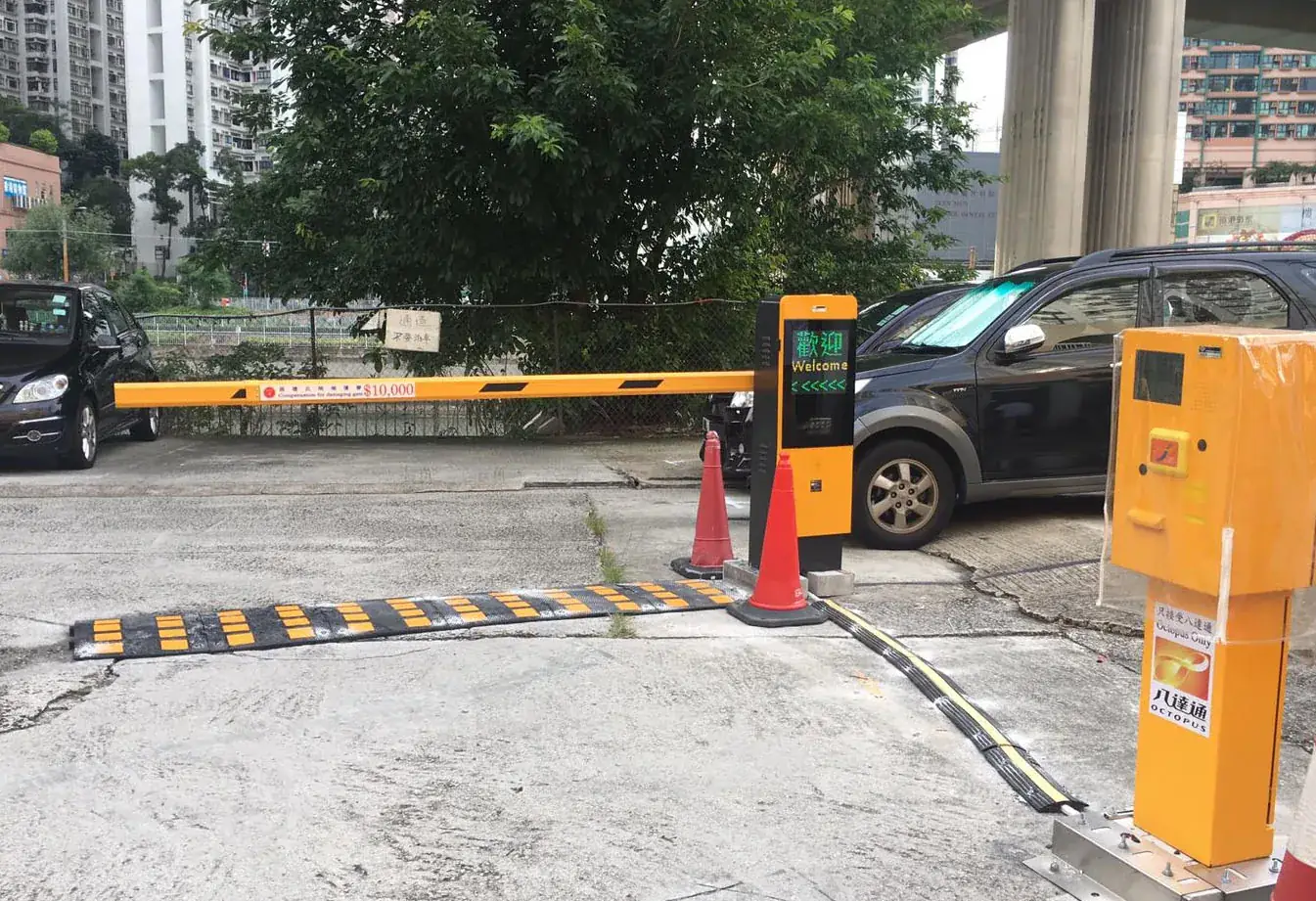 Tsing Yin Street parking entrance parking entrance