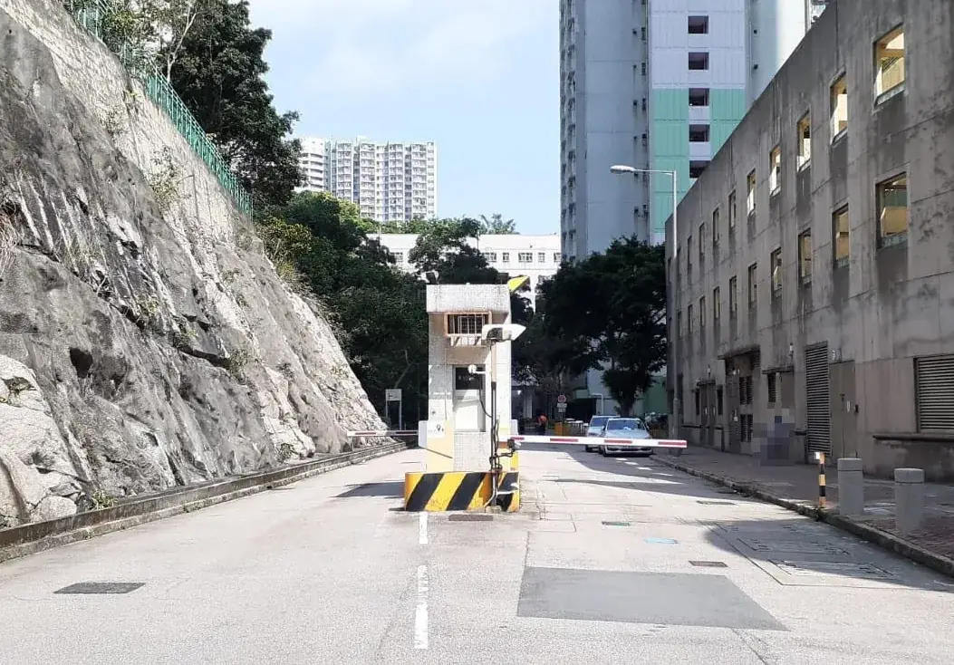 Yiu Tung Car Park 2 parking entrance parking entrance